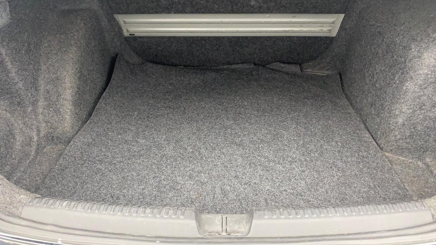 2016 Volkswagen Vento HIGHLINE PETROL AT, Petrol, Automatic, 1,21,165 km, Boot Inside