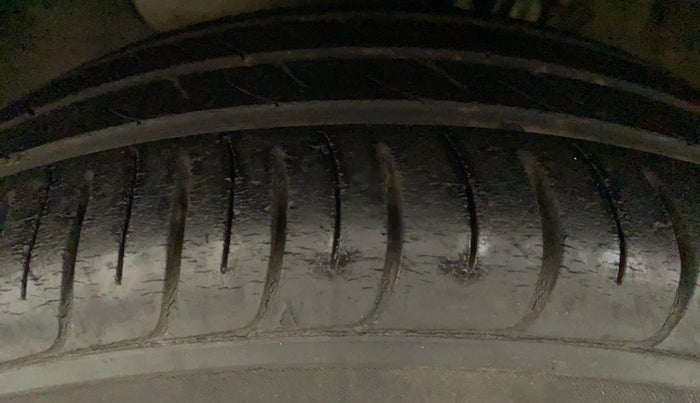 2019 Hyundai Elite i20 MAGNA PLUS 1.2, Petrol, Manual, 25,475 km, Left Front Tyre Tread