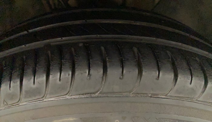 2019 Hyundai Elite i20 MAGNA PLUS 1.2, Petrol, Manual, 25,475 km, Right Front Tyre Tread