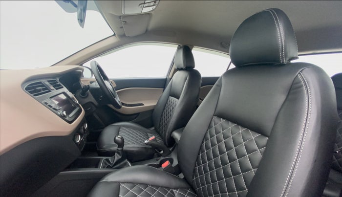 2019 Hyundai Elite i20 SPORTZ PLUS 1.2, Petrol, Manual, 40,906 km, Right Side Front Door Cabin