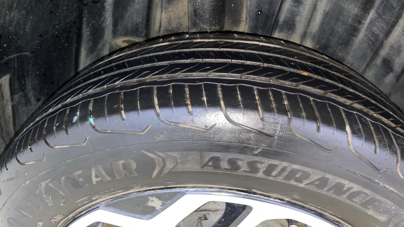 2023 Maruti FRONX ALPHA 1.0L TURBO 6 AT, Petrol, Automatic, 20,611 km, Right Rear Tyre Tread