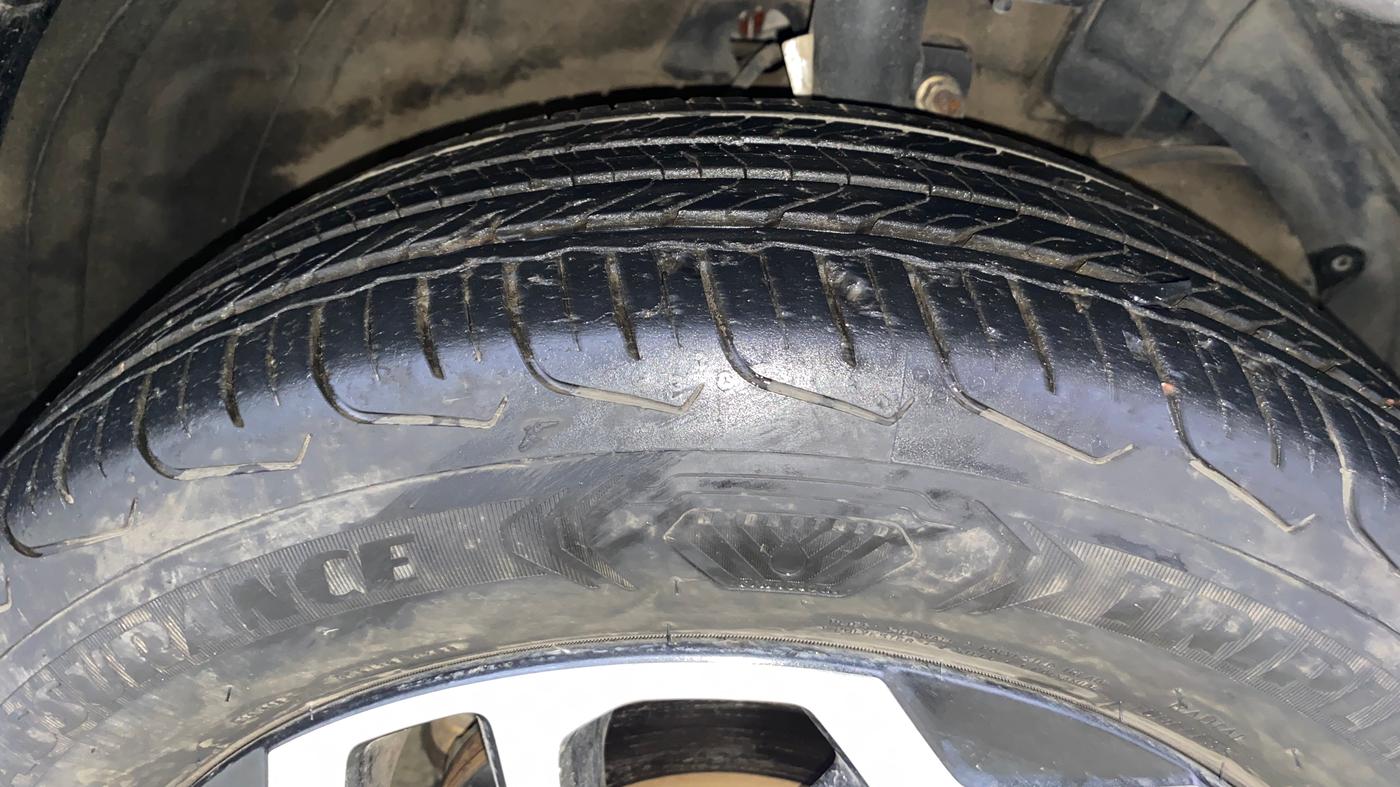2023 Maruti FRONX ALPHA 1.0L TURBO 6 AT, Petrol, Automatic, 20,611 km, Right Front Tyre Tread