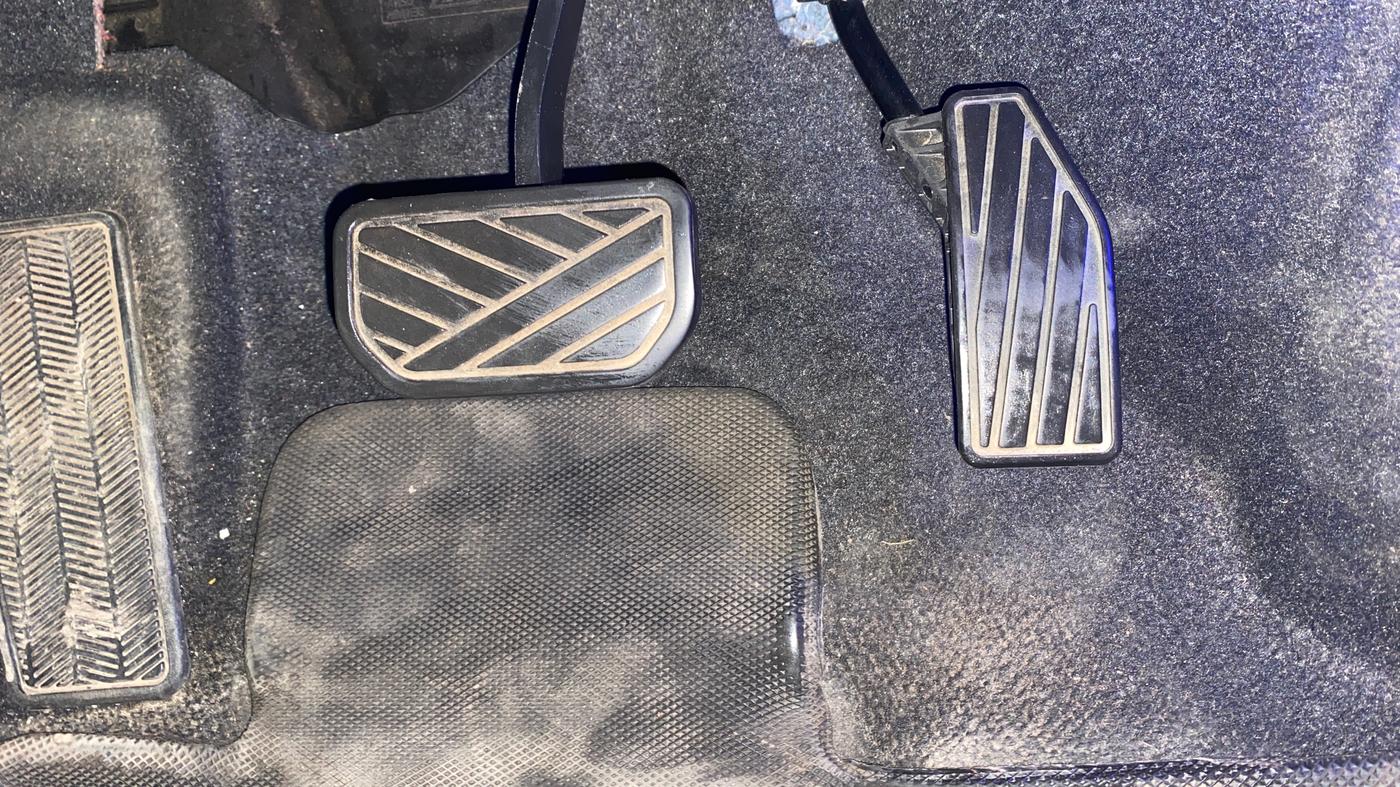 2023 Maruti FRONX ALPHA 1.0L TURBO 6 AT, Petrol, Automatic, 20,611 km, Pedals