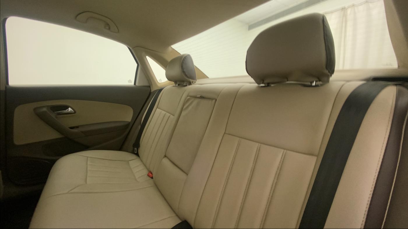 2013 Skoda Rapid ACTIVE 1.6 MPI MT PLUS, Petrol, Manual, 90,993 km, Right Side Rear Door Cabin