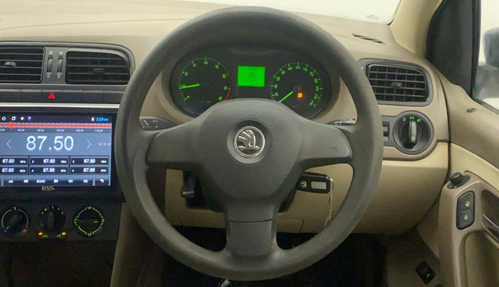 2013 Skoda Rapid ACTIVE 1.6 MPI MT PLUS, Petrol, Manual, 90,993 km, Steering Wheel Close Up