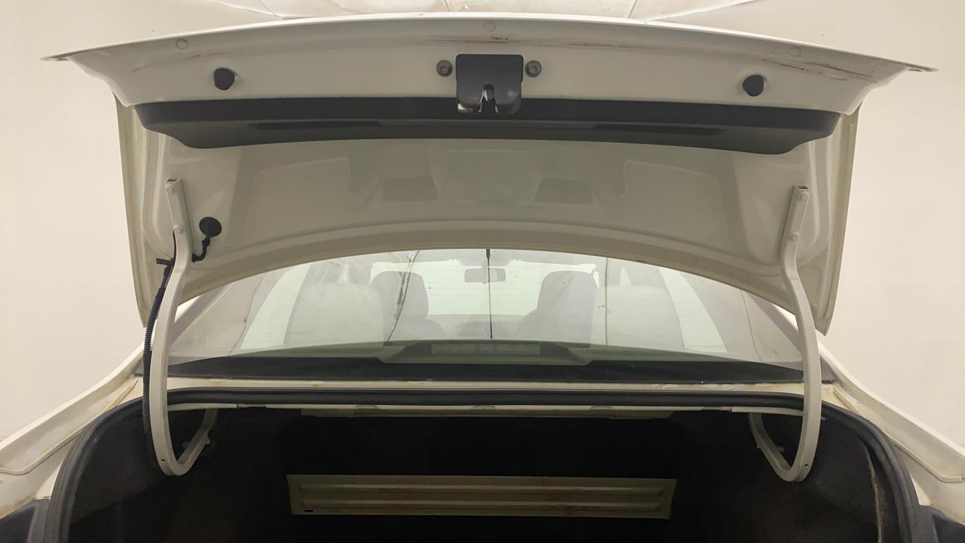 2013 Skoda Rapid ACTIVE 1.6 MPI MT PLUS, Petrol, Manual, 90,993 km, Boot Door Open