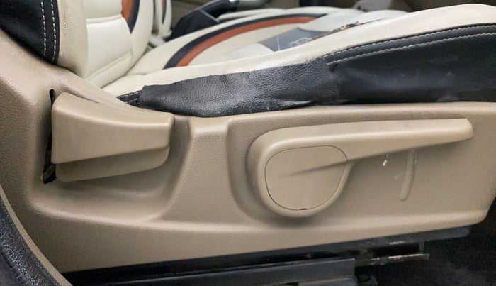 2017 Mahindra TUV300 T8, Diesel, Manual, 87,345 km, Driver Side Adjustment Panel