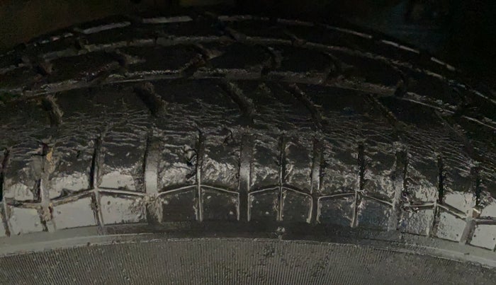 2012 Maruti Swift Dzire VXI, Petrol, Manual, 61,417 km, Right Front Tyre Tread
