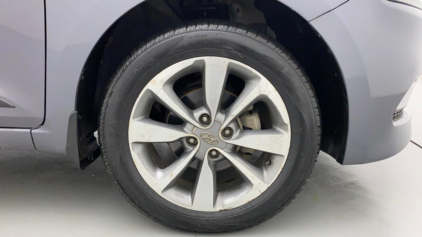 2017 Hyundai Elite i20 ASTA 1.2 (O), Petrol, Manual, 42,999 km, Right Front Wheel