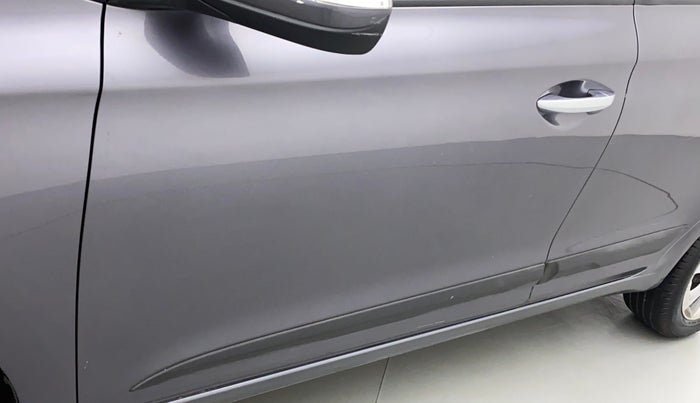 2017 Hyundai Elite i20 ASTA 1.2 (O), Petrol, Manual, 42,999 km, Front passenger door - Minor scratches