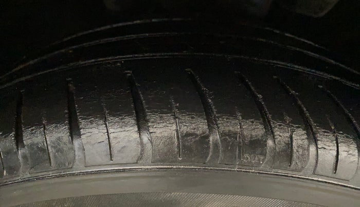 2020 Hyundai New Elantra 2.0 SX(O) AT PETROL, Petrol, Automatic, 91,917 km, Left Front Tyre Tread