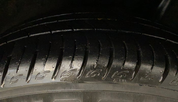 2020 Hyundai New Elantra 2.0 SX(O) AT PETROL, Petrol, Automatic, 91,917 km, Left Rear Tyre Tread