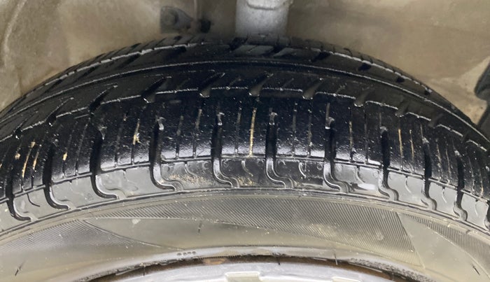 2016 Maruti Wagon R 1.0 VXI, Petrol, Manual, 72,917 km, Right Front Tyre Tread