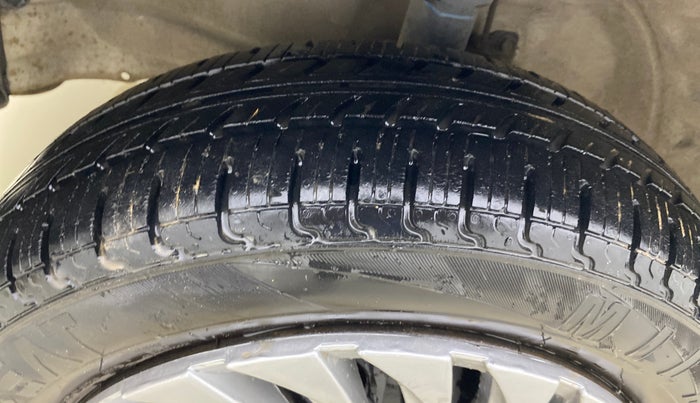 2016 Maruti Wagon R 1.0 VXI, Petrol, Manual, 72,917 km, Left Front Tyre Tread