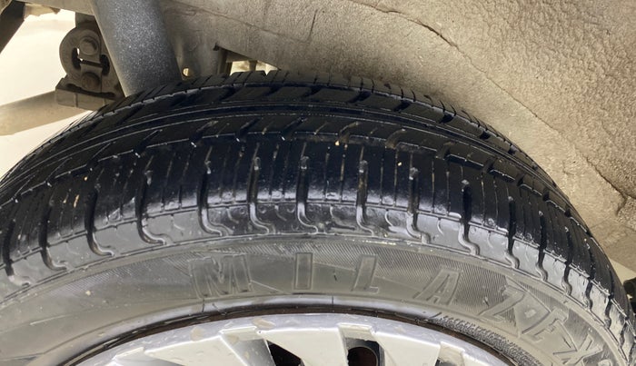 2016 Maruti Wagon R 1.0 VXI, Petrol, Manual, 72,917 km, Right Rear Tyre Tread