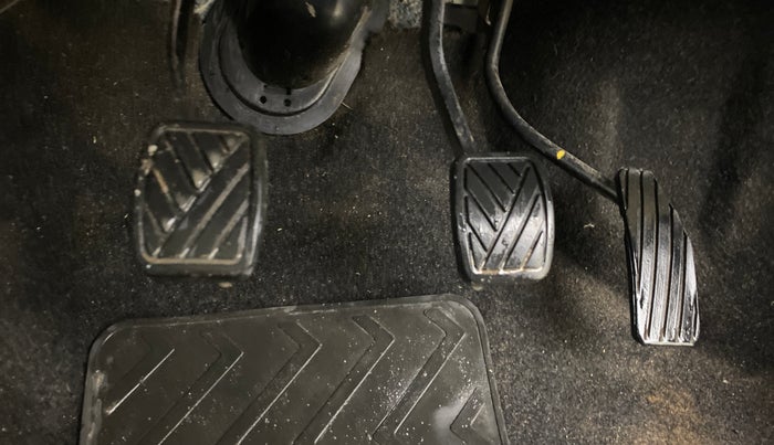 2016 Maruti Wagon R 1.0 VXI, Petrol, Manual, 72,917 km, Pedals