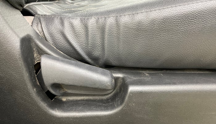 2016 Maruti Wagon R 1.0 VXI, Petrol, Manual, 72,917 km, Driver Side Adjustment Panel