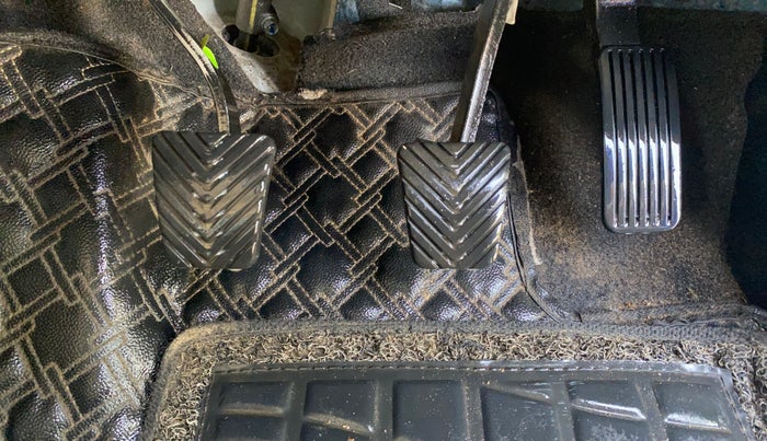 2022 KIA CARENS LUXURY PLUS 1.4 PETROL 7 STR, Petrol, Manual, 25,165 km, Pedals