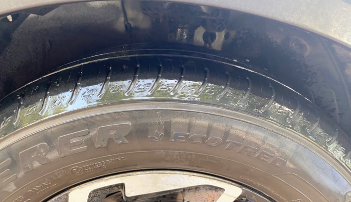 2022 KIA CARENS LUXURY PLUS 1.4 PETROL 7 STR, Petrol, Manual, 25,165 km, Right Front Tyre Tread