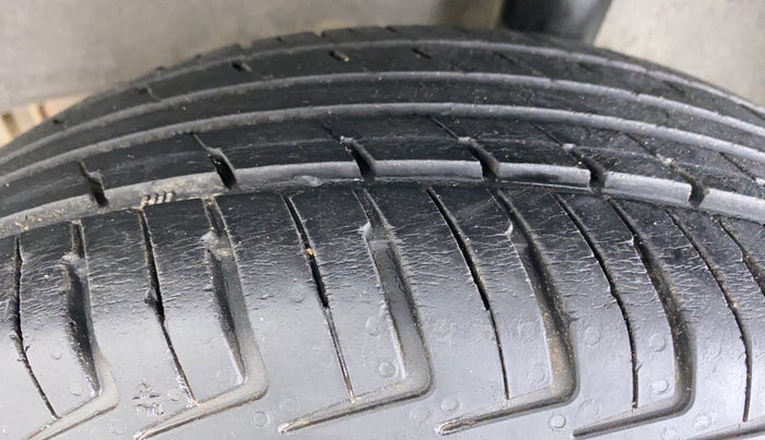2019 Renault Kwid RXL, Petrol, Manual, 25,232 km, Left Rear Tyre Tread