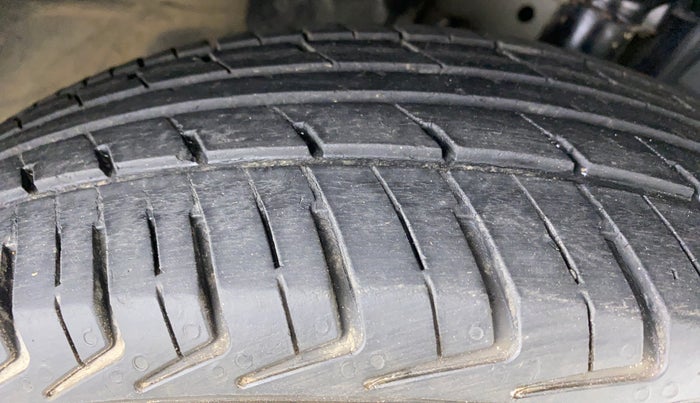 2019 Renault Kwid RXL, Petrol, Manual, 25,232 km, Right Front Tyre Tread