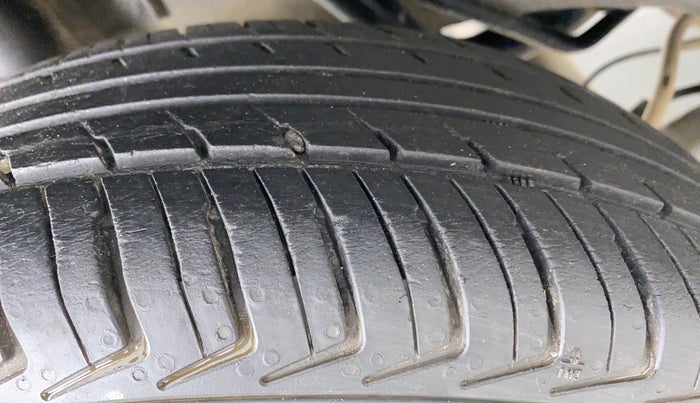 2019 Renault Kwid RXL, Petrol, Manual, 25,232 km, Right Rear Tyre Tread