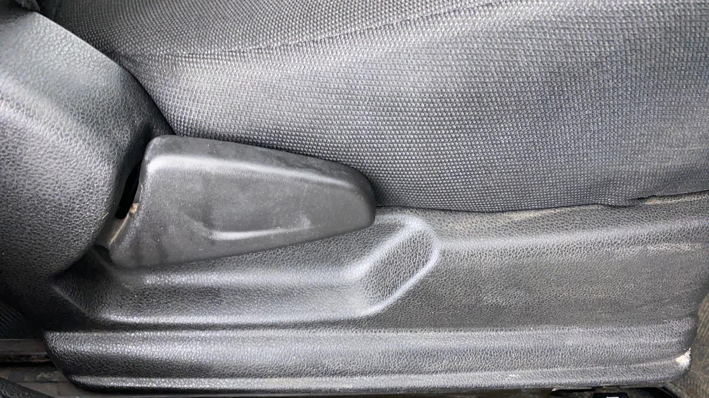 2019 Renault Kwid RXL, Petrol, Manual, 25,232 km, Driver Side Adjustment Panel