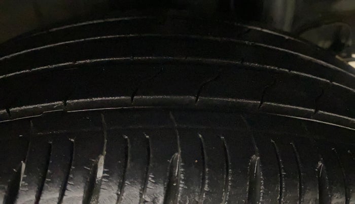 2020 KIA SONET HTX 1.0 IMT, Petrol, Manual, 14,394 km, Left Rear Tyre Tread