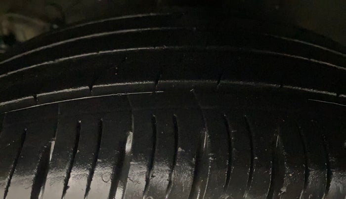 2020 KIA SONET HTX 1.0 IMT, Petrol, Manual, 14,394 km, Right Rear Tyre Tread