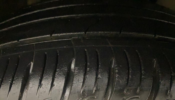 2020 KIA SONET HTX 1.0 IMT, Petrol, Manual, 14,394 km, Right Front Tyre Tread