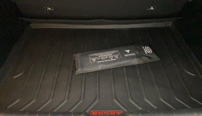 2020 KIA SONET HTX 1.0 IMT, Petrol, Manual, 14,394 km, Boot Inside