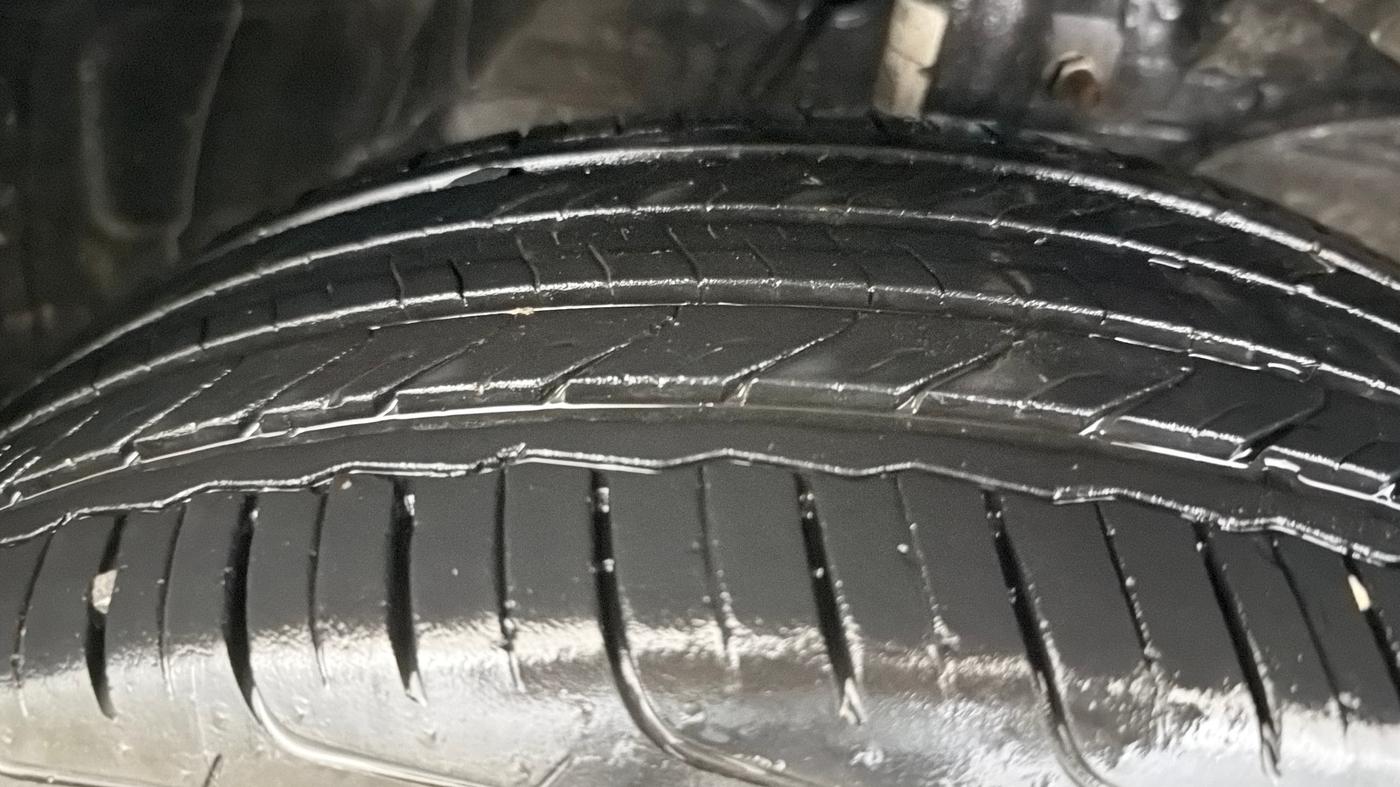 2023 Maruti FRONX DELTA PLUS 1.2MT, Petrol, Manual, 15,074 km, Right Front Tyre Tread