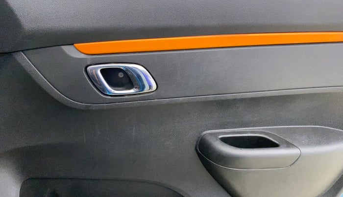 2020 Renault Kwid CLIMBER 1.0 (O), Petrol, Manual, 45,080 km, Driver Side Door Panels Control