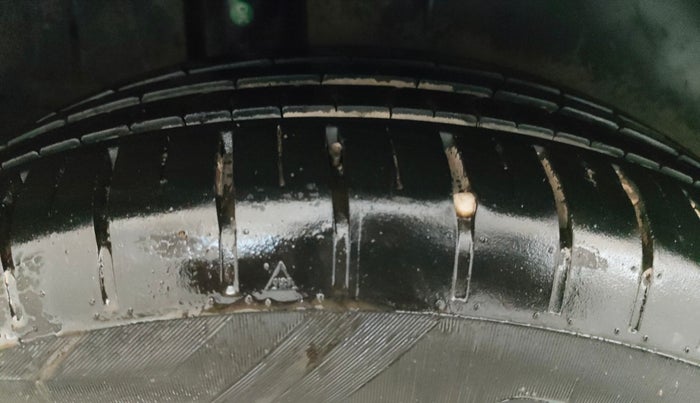 2014 Maruti Ertiga ZXI, CNG, Manual, 47,925 km, Right Rear Tyre Tread