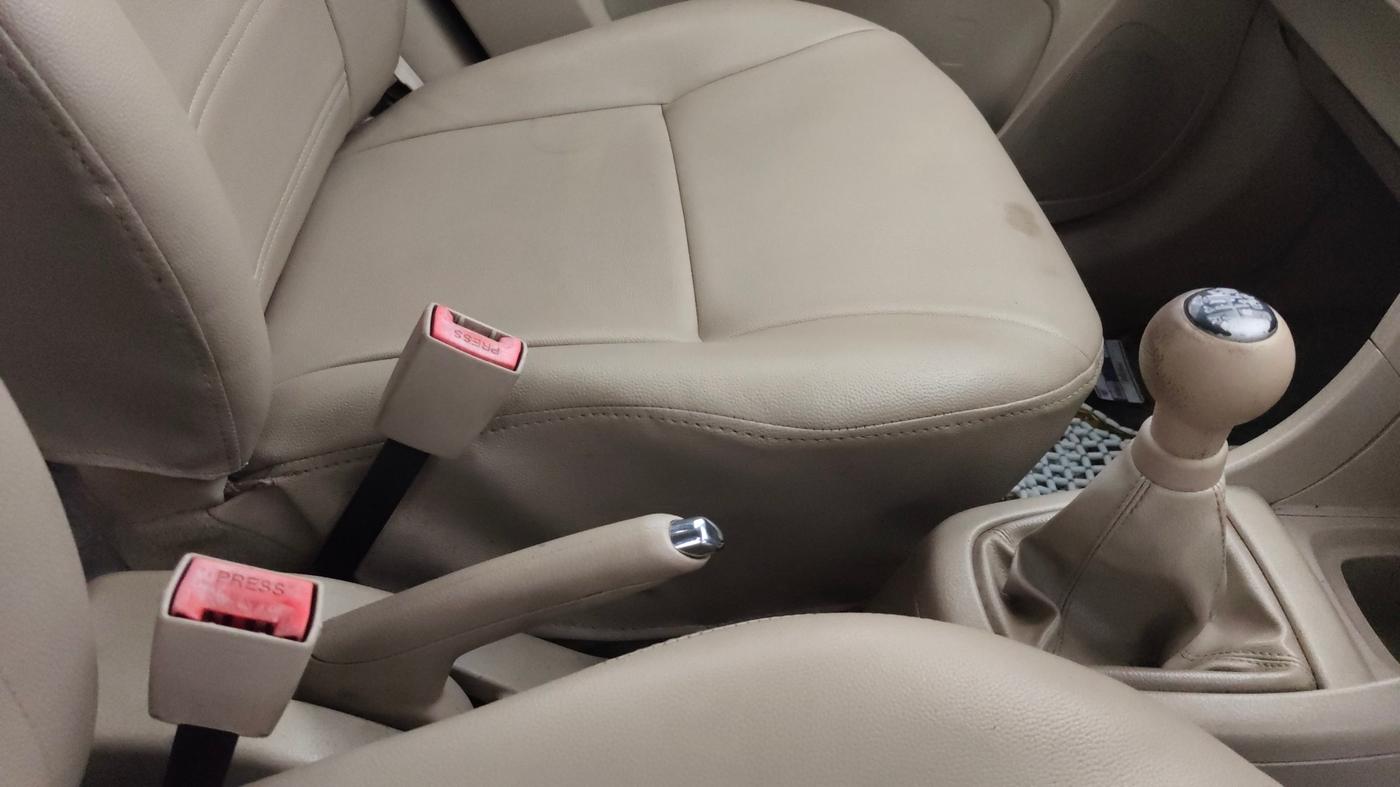 2014 Maruti Ertiga ZXI, CNG, Manual, 47,925 km, Gear Lever