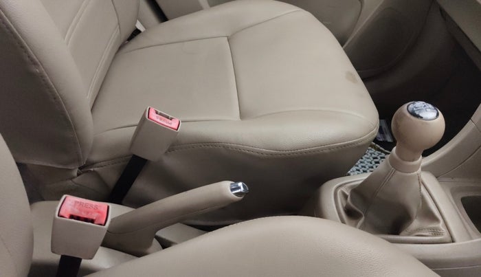 2014 Maruti Ertiga ZXI, CNG, Manual, 47,925 km, Gear Lever