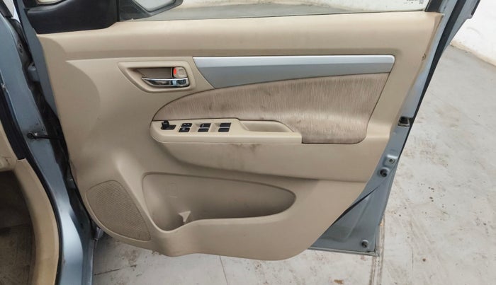 2014 Maruti Ertiga ZXI, CNG, Manual, 47,925 km, Driver Side Door Panels Control