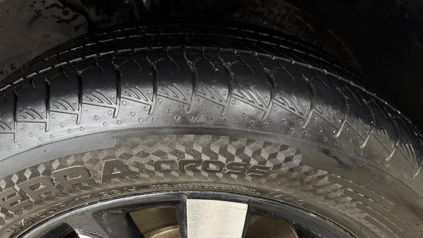 2020 MG HECTOR PLUS SHARP 1.5 PETROL TURBO DCT 6-STR, Petrol, Automatic, 79,445 km, Left Front Tyre Tread