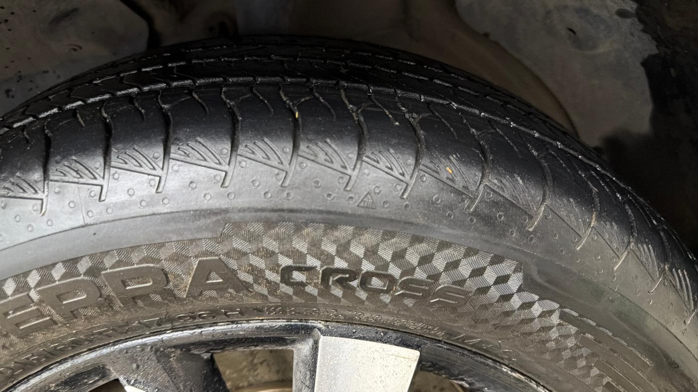 2020 MG HECTOR PLUS SHARP 1.5 PETROL TURBO DCT 6-STR, Petrol, Automatic, 79,445 km, Left Rear Tyre Tread