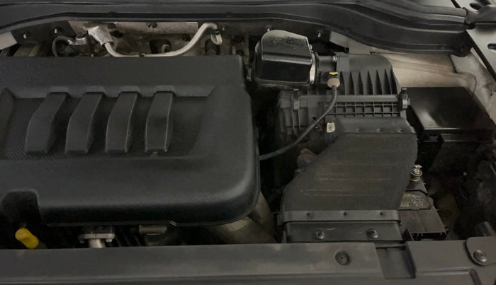 2022 Mahindra XUV700 AX 7 LUXURY D MT 7 STR, Diesel, Manual, 48,333 km, Engine View - Left