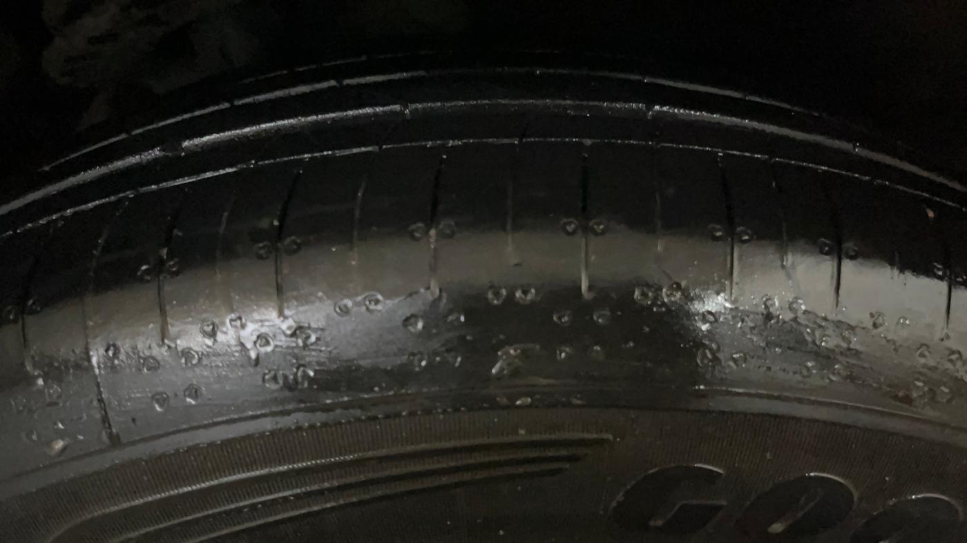 2022 Mahindra XUV700 AX 7 LUXURY D MT 7 STR, Diesel, Manual, 48,333 km, Right Front Tyre Tread