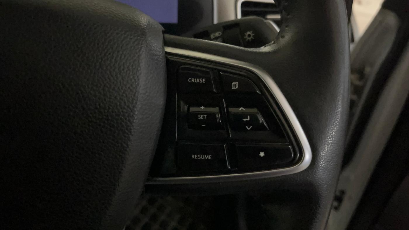 2022 Mahindra XUV700 AX 7 LUXURY D MT 7 STR, Diesel, Manual, 48,333 km, Adaptive Cruise Control