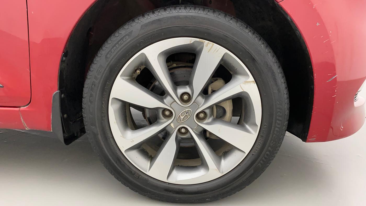 2016 Hyundai Elite i20 ASTA 1.2, Petrol, Manual, 1,10,065 km, Right Front Wheel