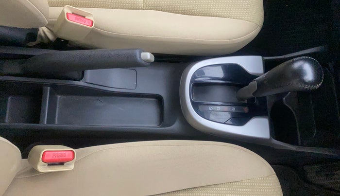 2016 Honda Jazz 1.2L I-VTEC V AT, Petrol, Automatic, 1,04,773 km, Gear Lever