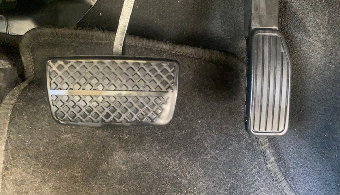 2016 Honda Jazz 1.2L I-VTEC V AT, Petrol, Automatic, 1,04,773 km, Pedals