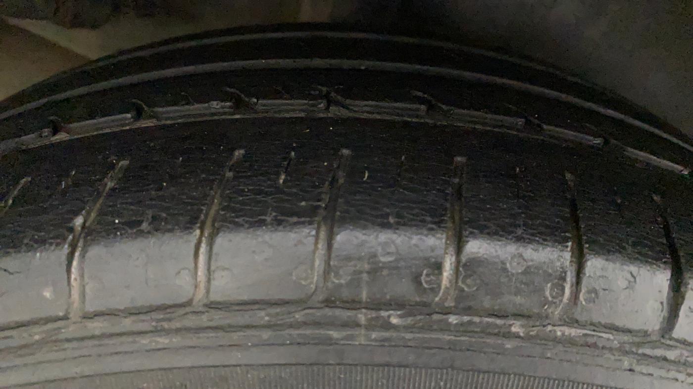 2012 Honda City 1.5L I-VTEC V MT, Petrol, Manual, 1,04,016 km, Right Rear Tyre Tread