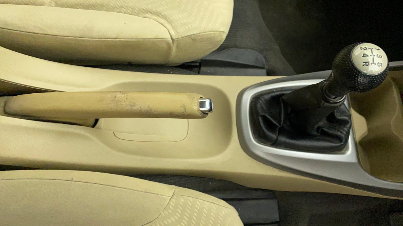 2012 Honda City 1.5L I-VTEC V MT, Petrol, Manual, 1,04,016 km, Gear Lever