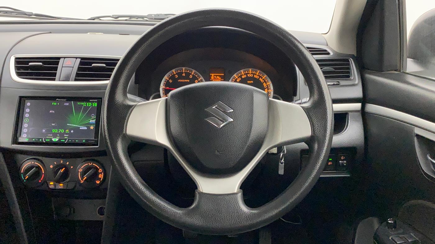 2013 Maruti Swift VXI, Petrol, Manual, 65,866 km, Steering Wheel Close Up