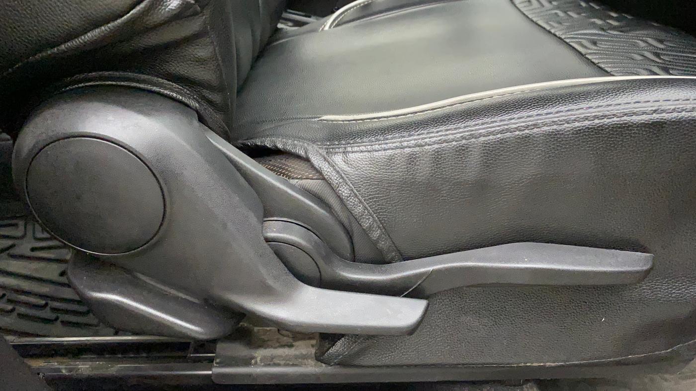2022 Maruti BREZZA ZXI SMART HYBRID DUAL TONE, Petrol, Manual, 23,928 km, Driver Side Adjustment Panel