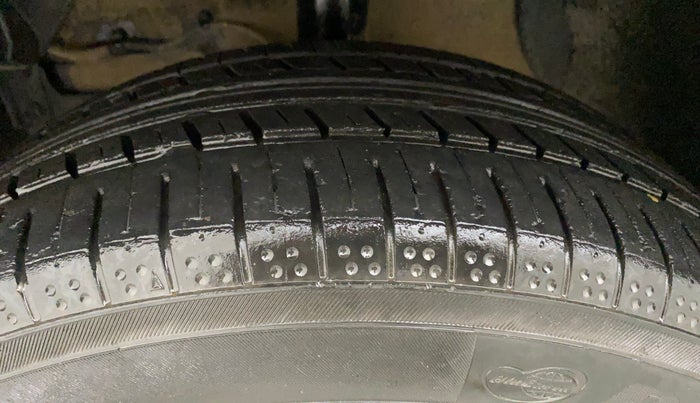 2022 Maruti BREZZA ZXI SMART HYBRID DUAL TONE, Petrol, Manual, 23,928 km, Left Front Tyre Tread